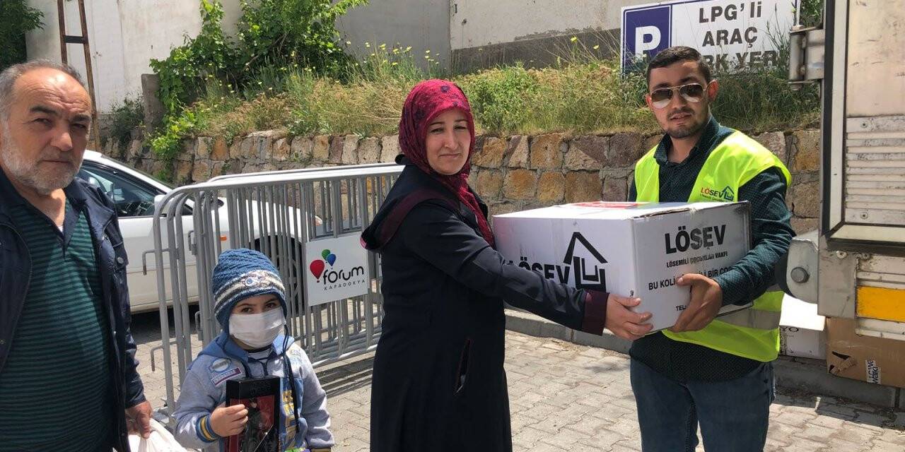 LÖSEV’den kurban bağışı
