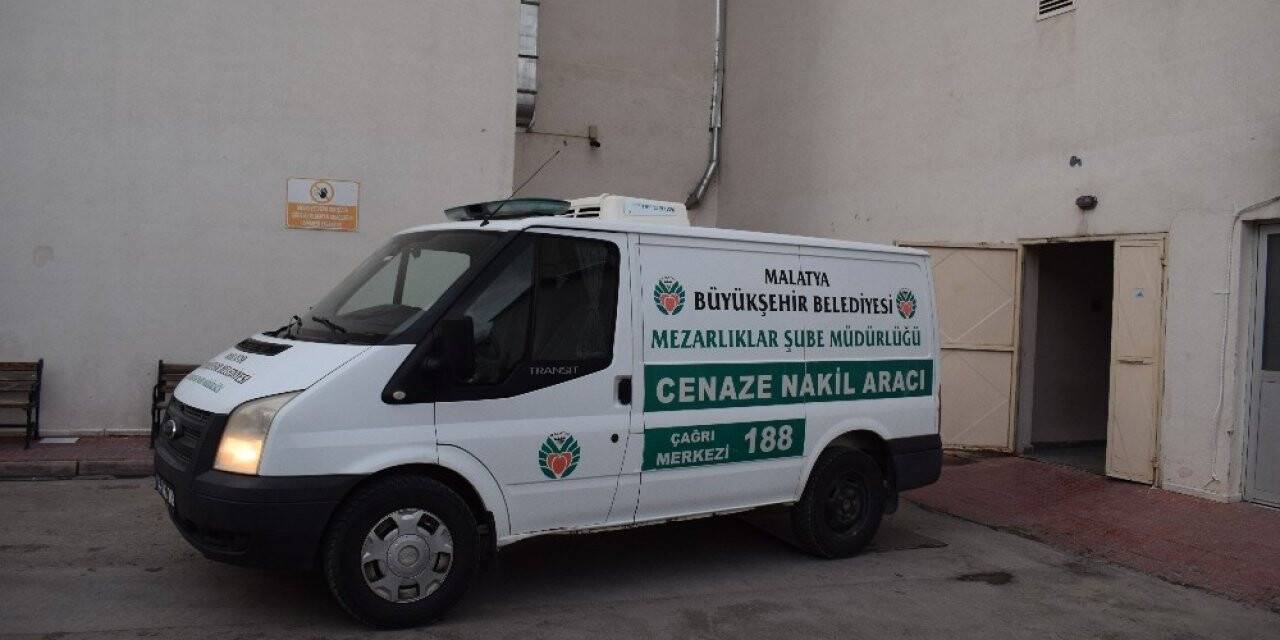 Süt sağarken elektrik akımına kapılan şahıs öldü