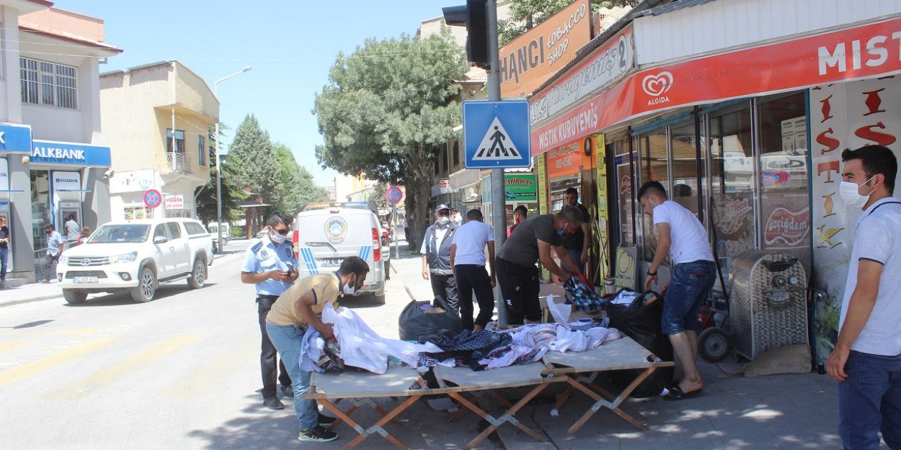 Konya'daki  'sosyal mesafesiz' alışveriş tepki topladı