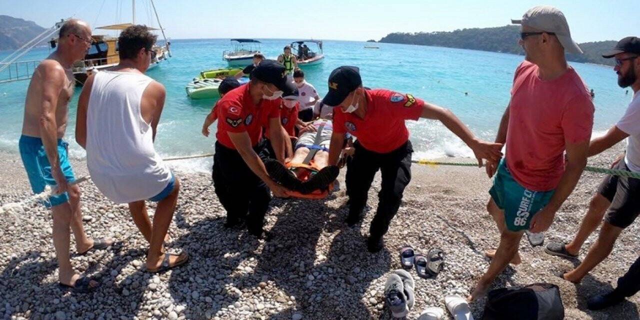 Paraşüt pilotu denize düştü