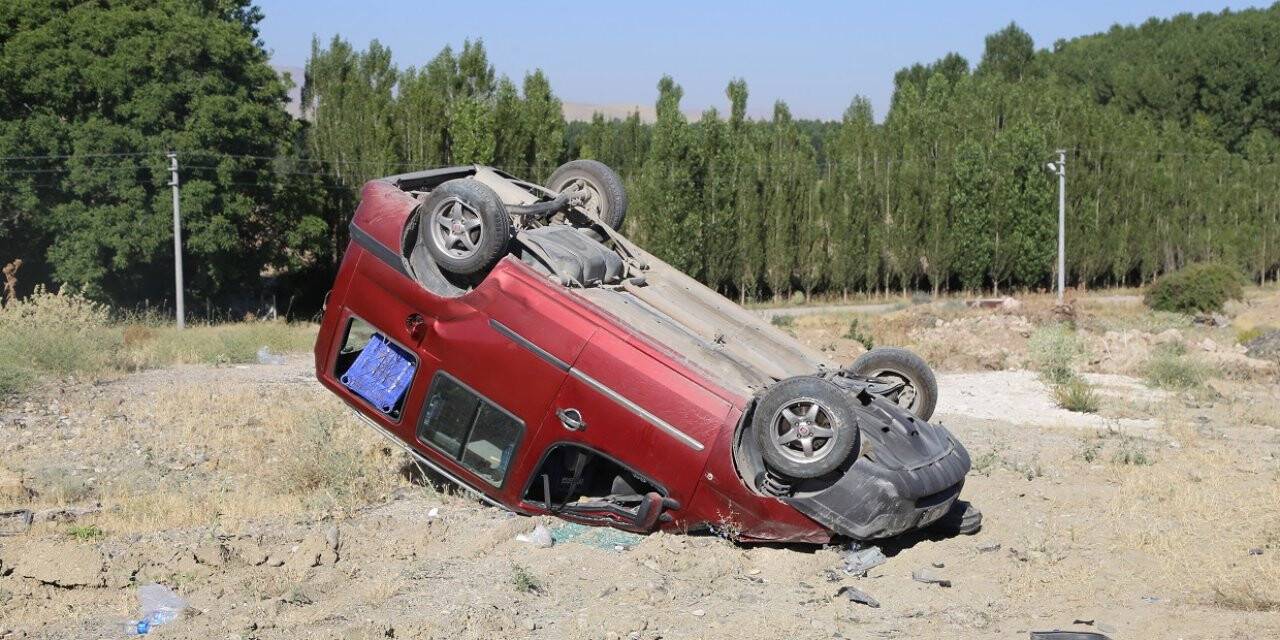 Halkapınar'da otomobil takla attı: 3 yaralı