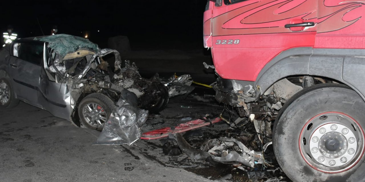 Aksaray'da kamyonla otomobil çarpıştı: 1 ölü