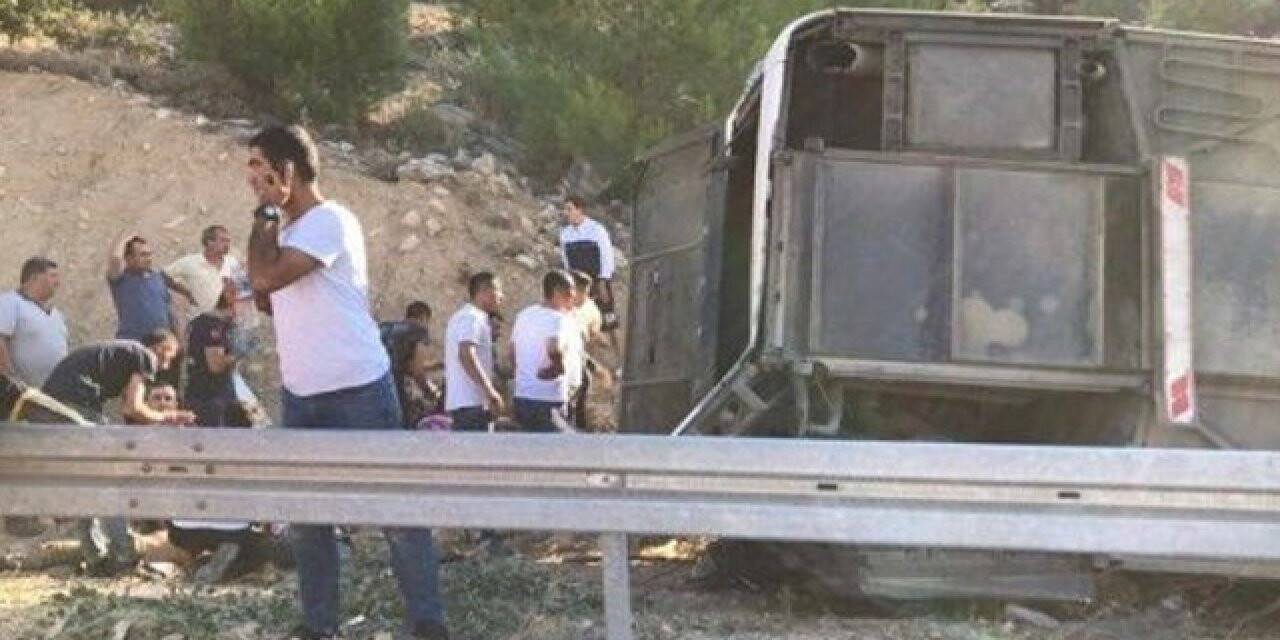 Yaralı askerler sevk ediliyor