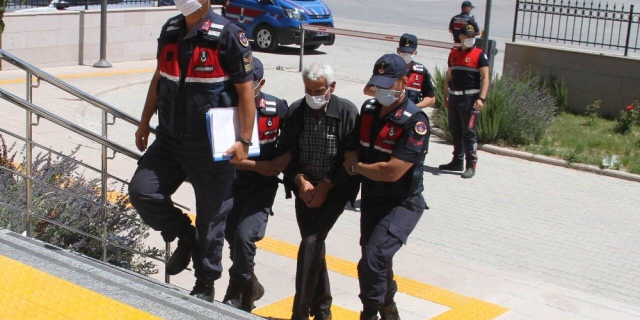 Müşterisini av tüfeğiyle öldüren kahvehane sahibi tutuklandı