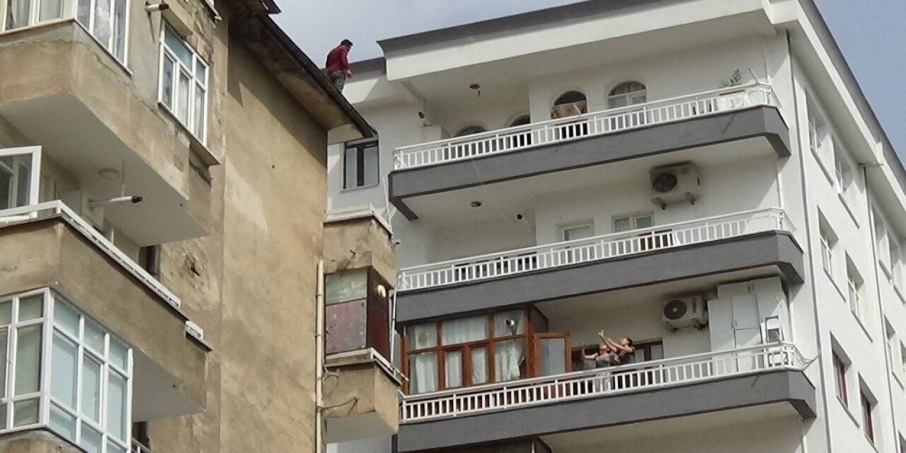 İntihar girişimini film izler gibi seyrettiler
