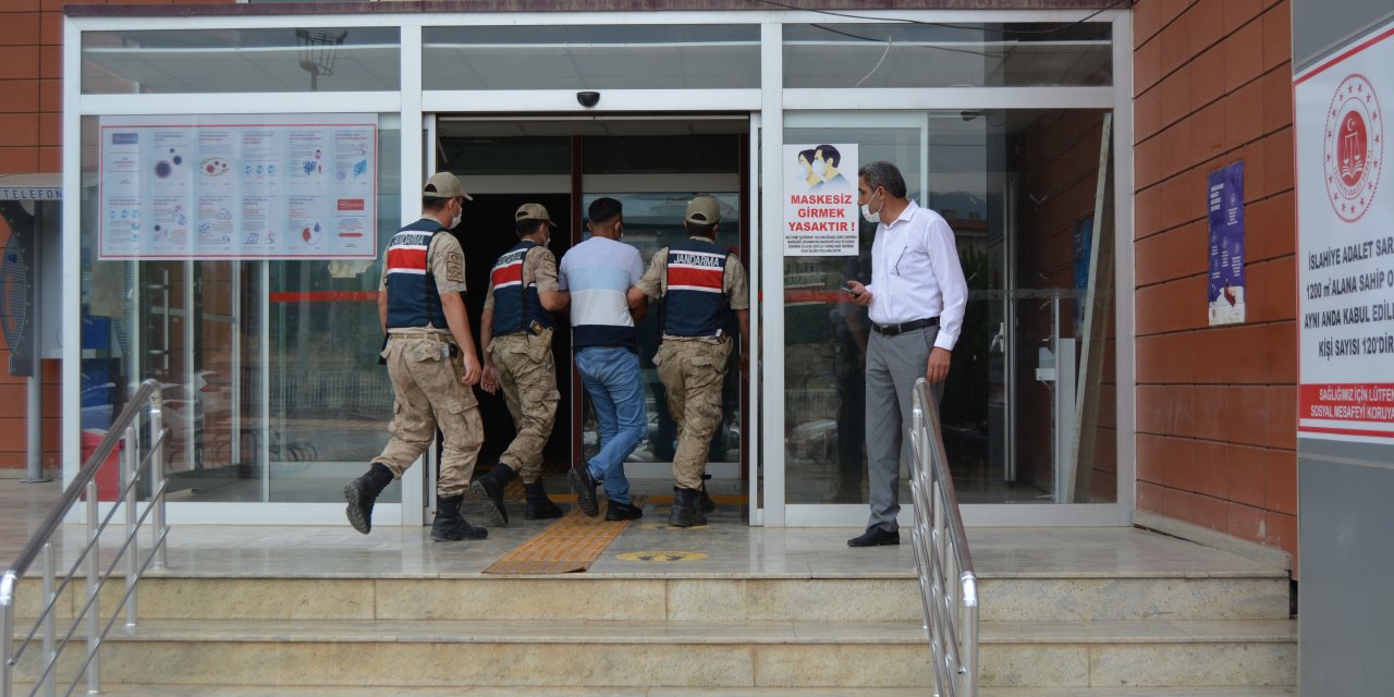 Gaziantep'te dolandırıcılıktan aranan zanlı karantinadaki evde yakalandı