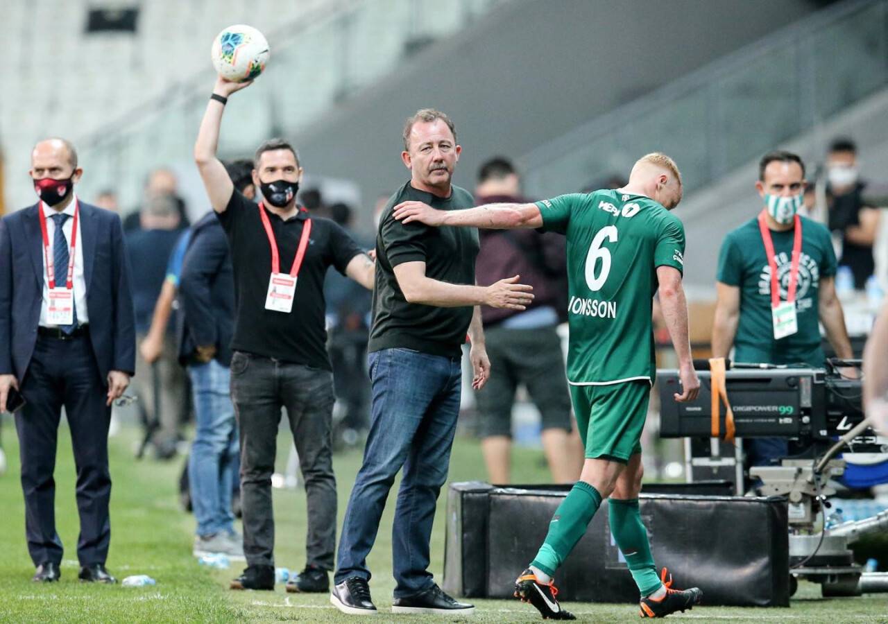 Beşiktaş Jonsson’a teklif yaptı