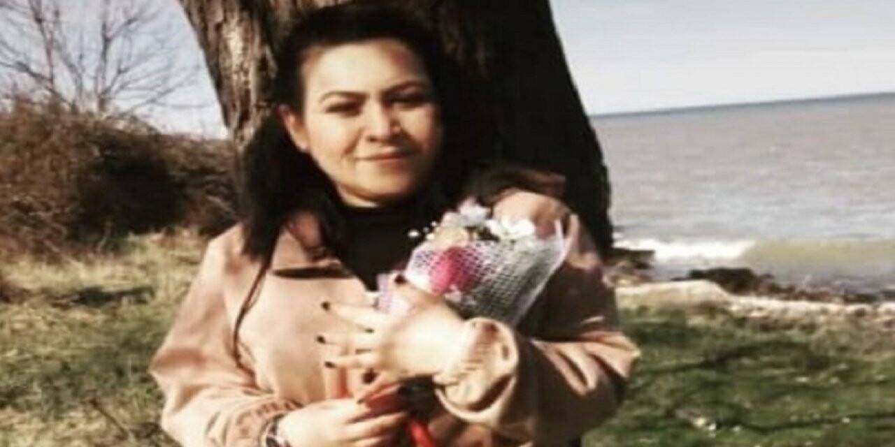 Hem kadını hem kendisini benzinle yaktı