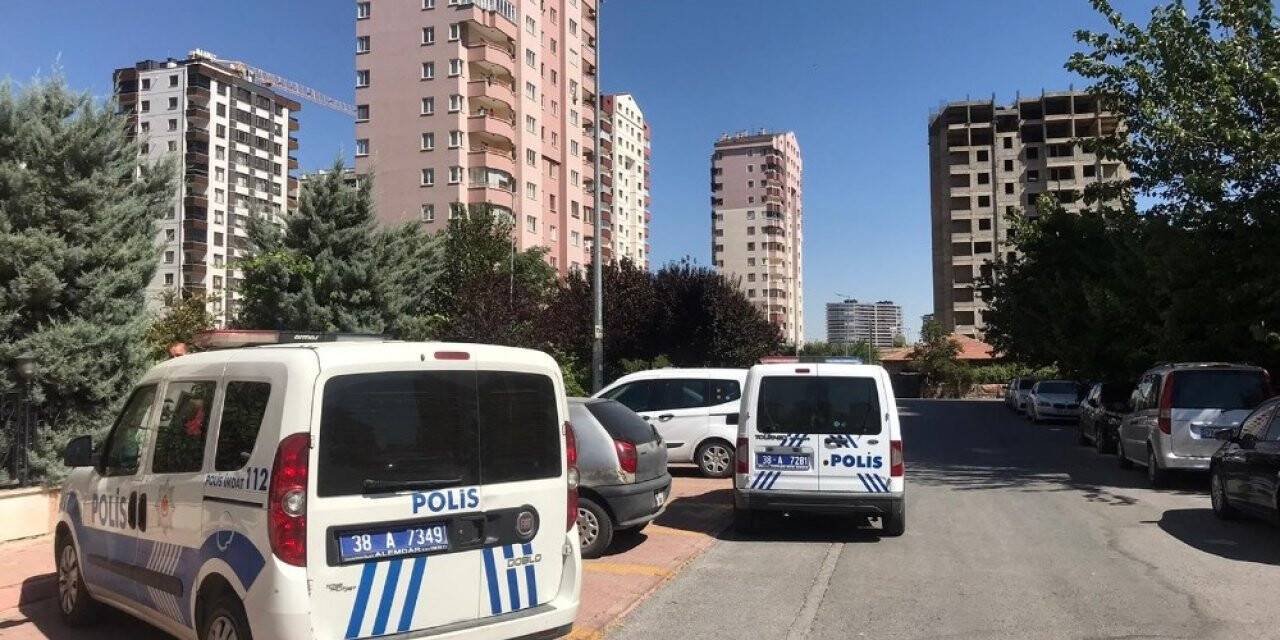 21 yaşındaki genç 13. kattan düştü