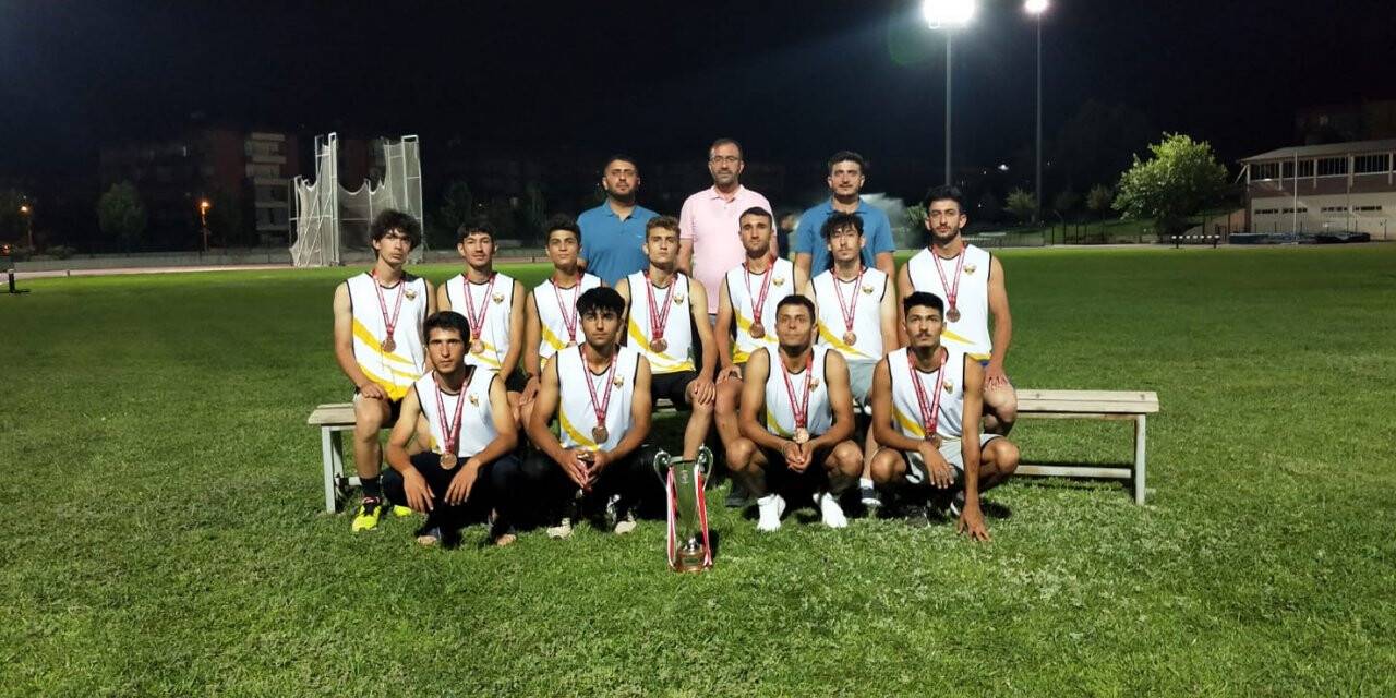 Konya Büyükşehir Belediyespor üçüncü