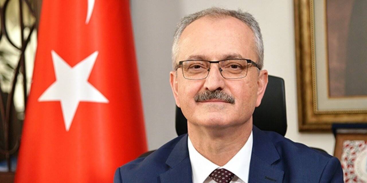 Rektör Özçelik’ten Tebrik