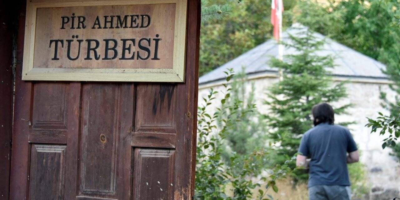 Türbesi de hayatı da ilgi çekiyor