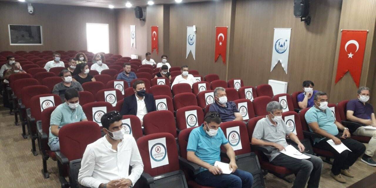 Yunak'ta okul müdürleri toplantısı yapıldı