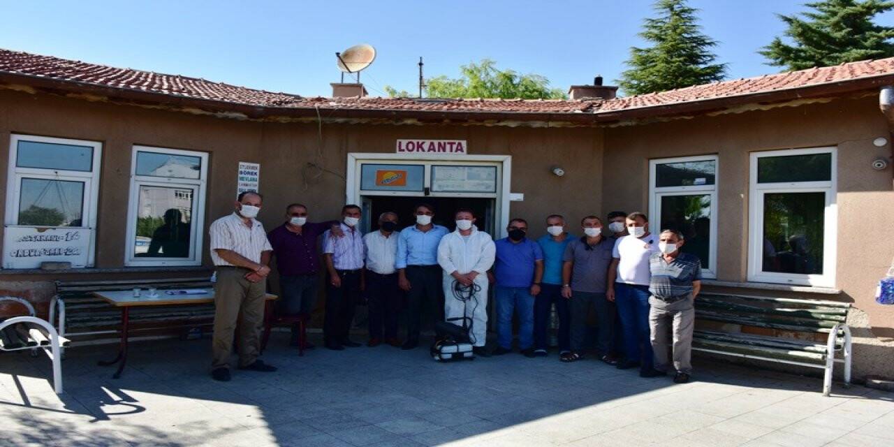 Konya'da minibüs duraklar dezenfekte edildi
