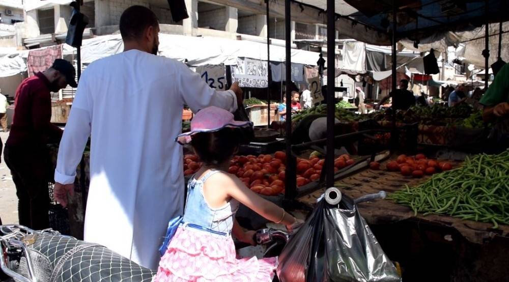 Sığındıkları çadırlardan evlerine dönen siviller hayata tutunmaya çalışıyor