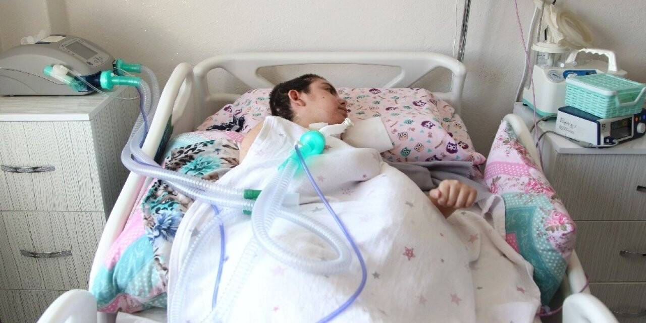 Hasta çocuğu için işini bıraktı yardım bekliyor