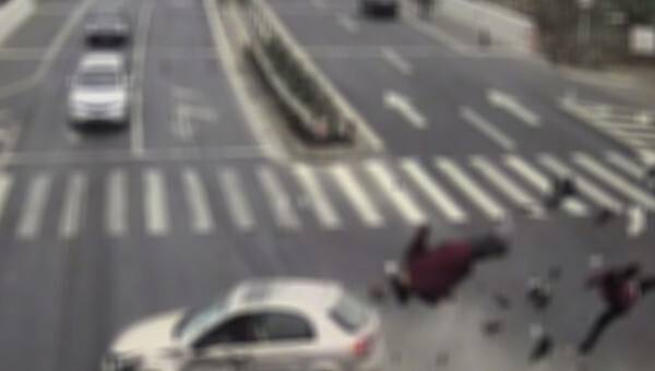 ABD'de savrulan otomobil, kreşe daldı: 1 ölü!