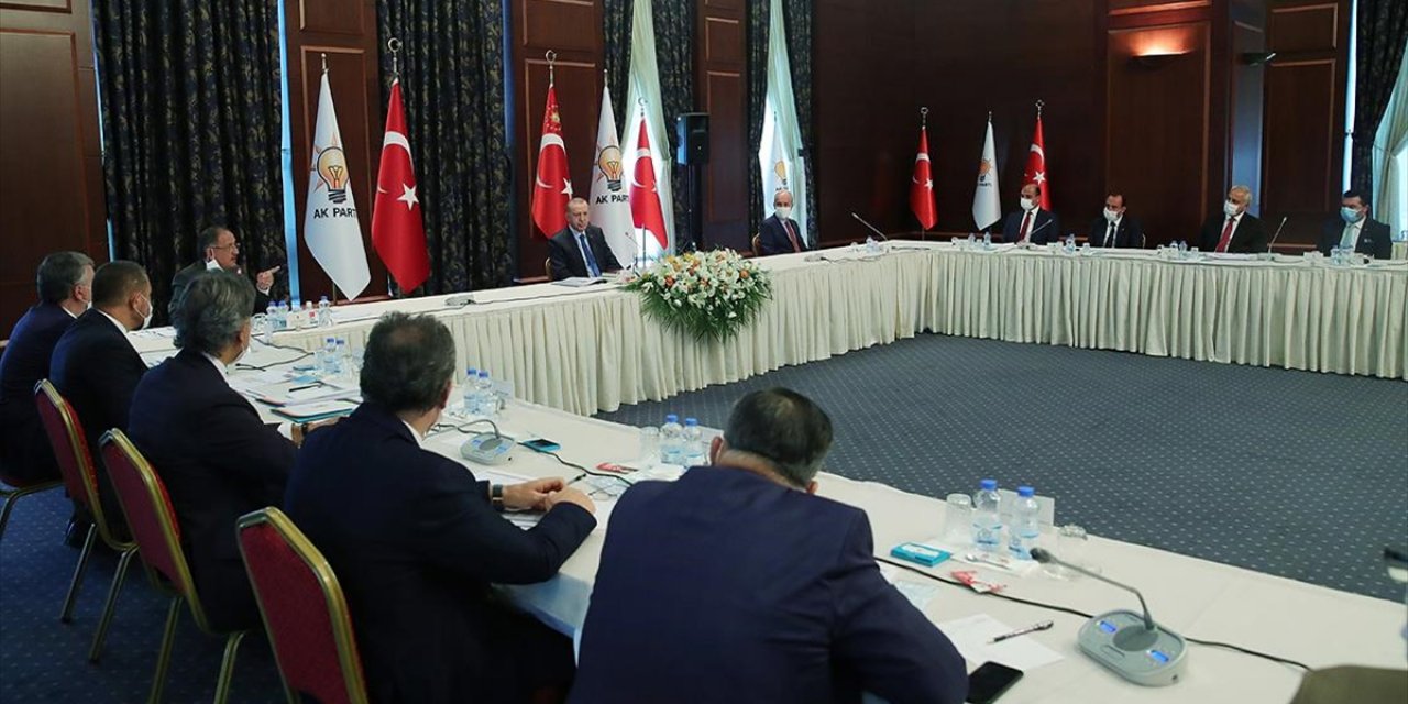 Cumhurbaşkanı Erdoğan 31 belediye başkanı ile görüştü