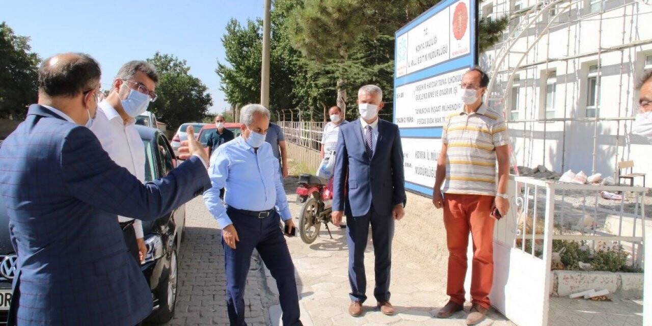 Akşehir’de okullardaki bakım ve onarım çalışmaları sürüyor