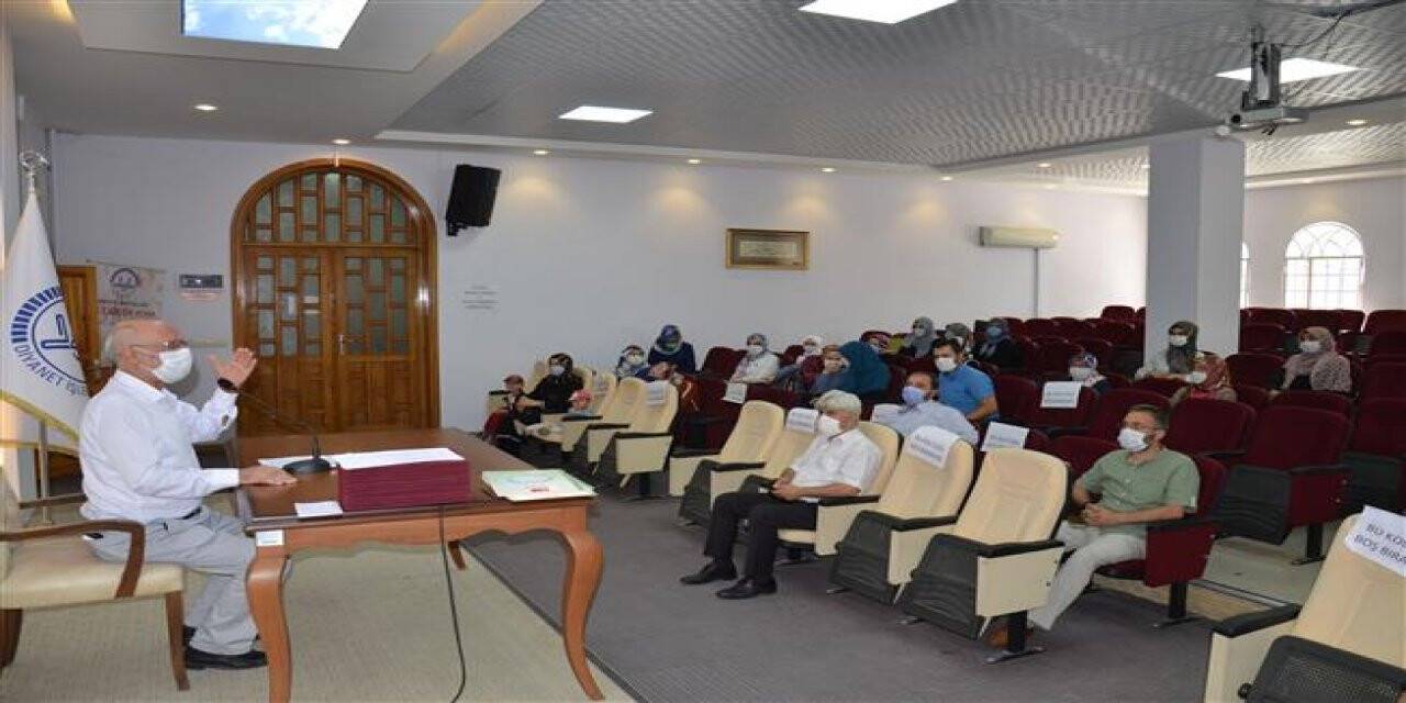 Hafız öğrenciler ile Tashih-i Huruf kursiyerleri ödüllendirildi