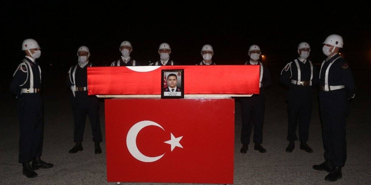 Şehit askerlere uğurlama töreni düzenlendi