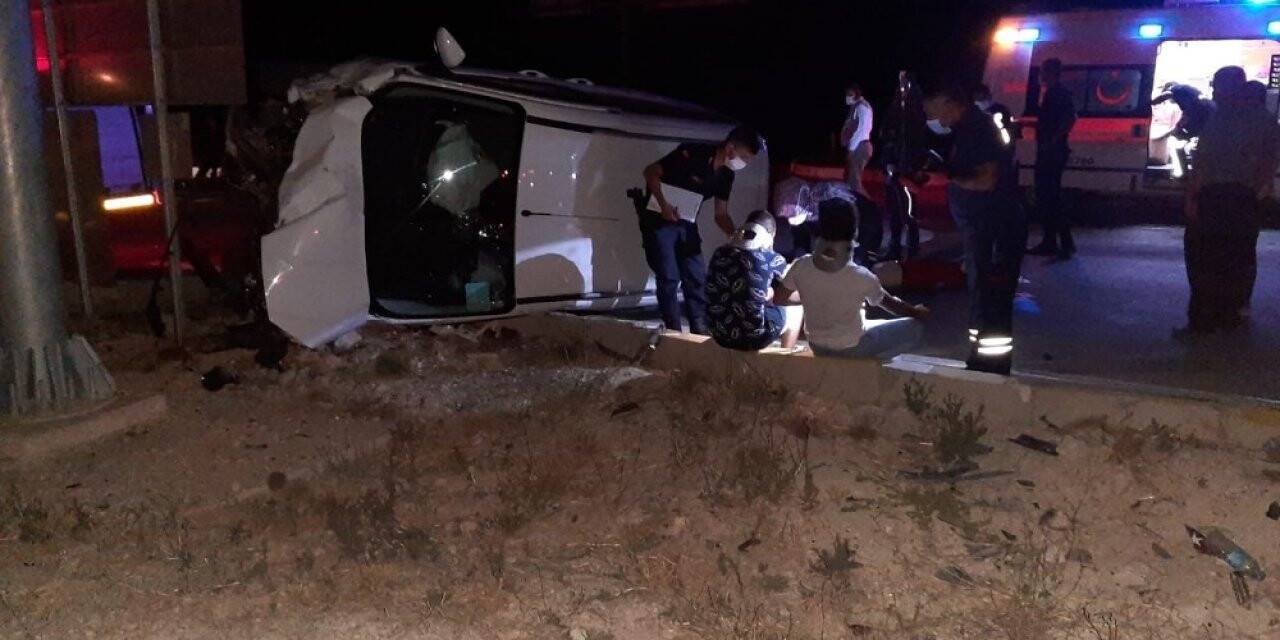 Konya’da otomobille hafif ticari araç çarpıştı: 7 yaralı
