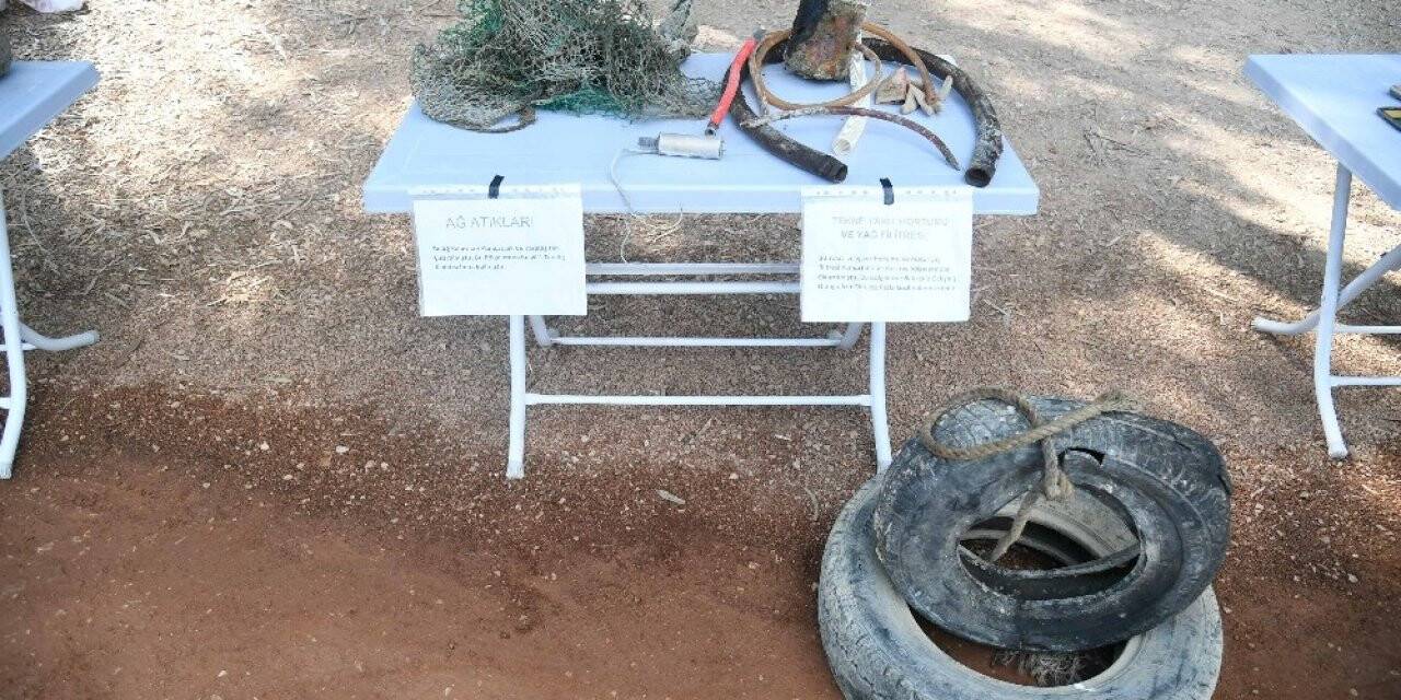 Gölden çıkarılan atık ve çöp sergisi