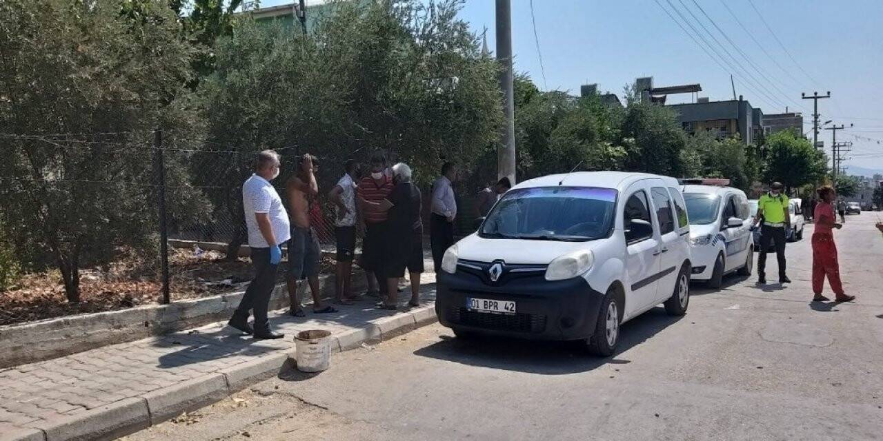Virüs öfkeyi engellemedi, taşlı sopalı kavga ettiler