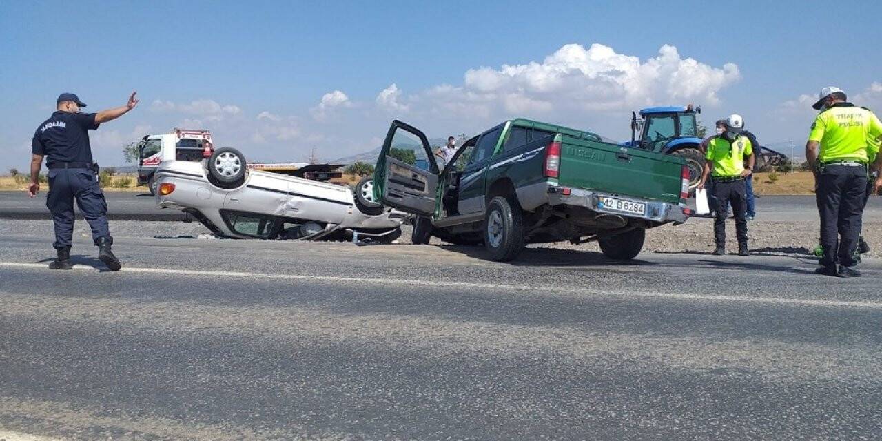 Konya’da kamyonetle otomobil çarpıştı: 3 yaralı