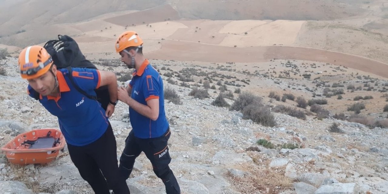Konya’da ayağı kırılan dağcıyı AFAD ekipleri kurtardı