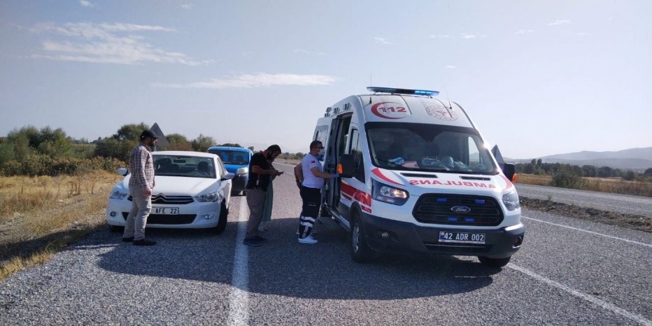 Konya'da kargo aracı otomobil ile çarpıştı