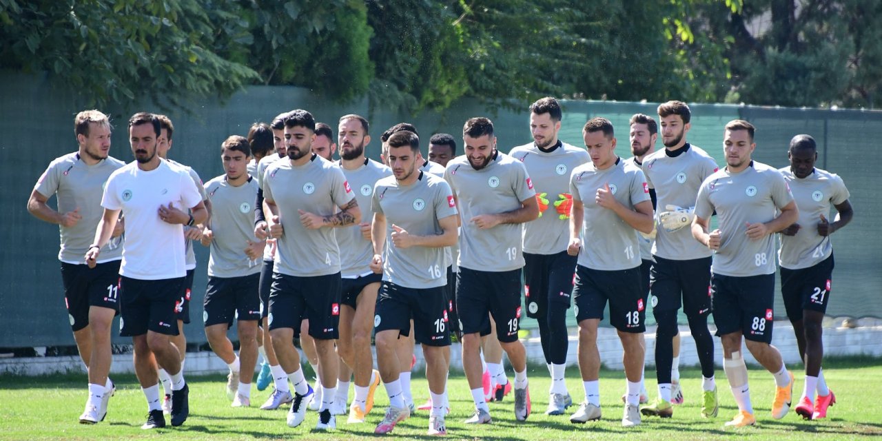 Konyaspor 36 oyuncuya lisans çıkarttı
