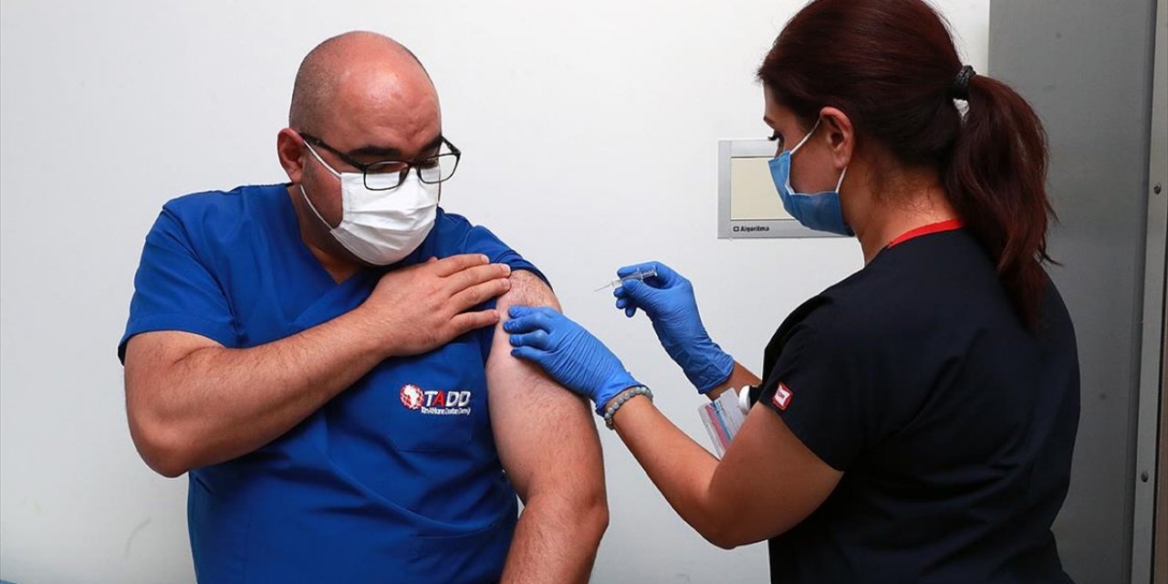 Koronavirüs aşısının denemelerine Ankara Şehir Hastanesi de eklendi