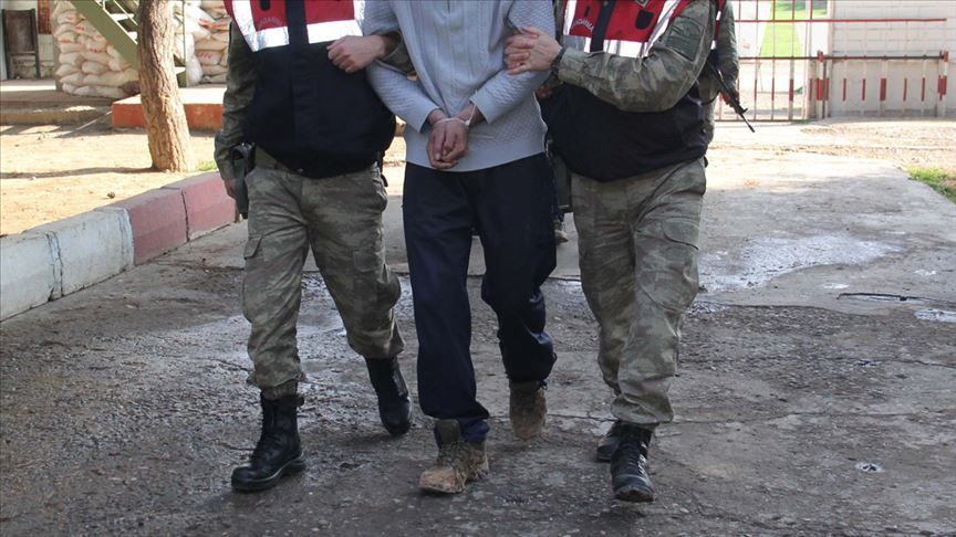 Jandarmanın ikna çalışmaları sonucu PKK'lı bir terörist teslim oldu