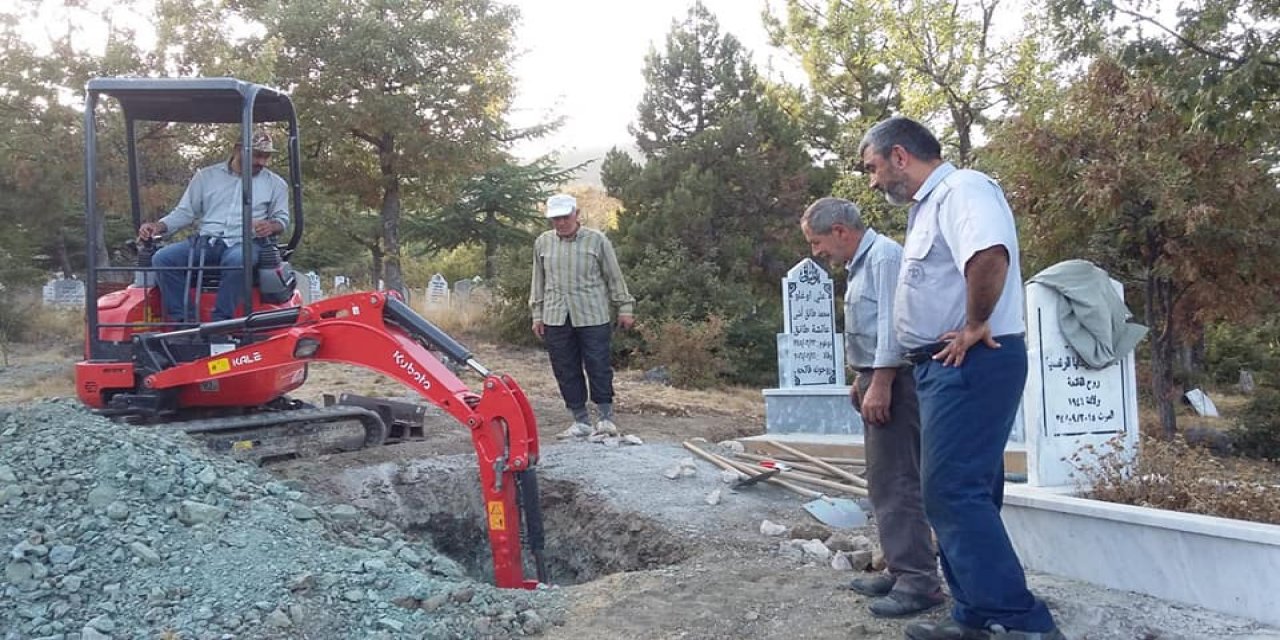 Huğlu Av Tüfekleri Kooperatifi'nden iş makinesi desteği