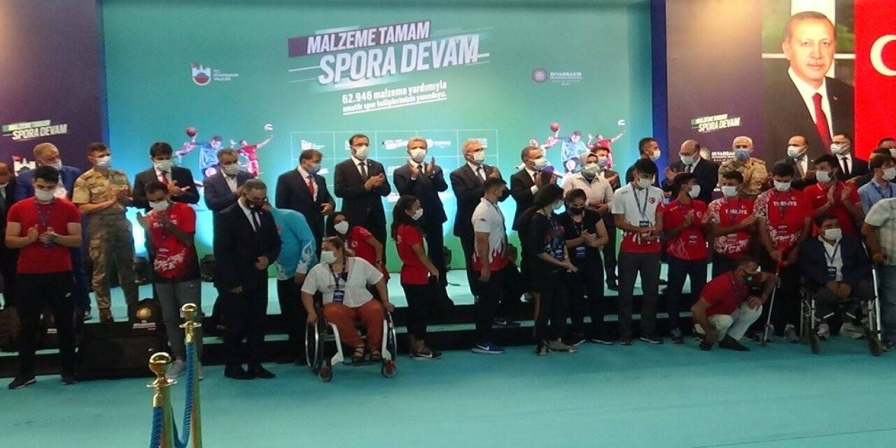 Diyarbakır Büyükşehir Belediyesi’nden amatör sporculara malzeme yardımı