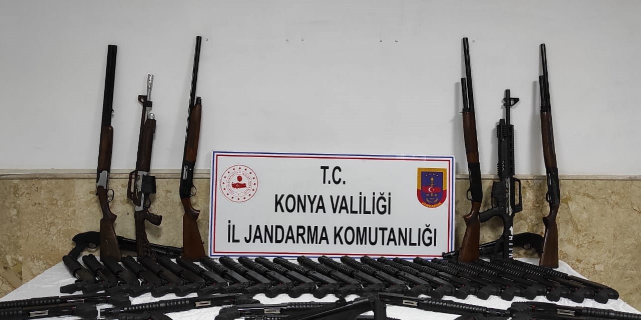 Konya'da kaçak silah operasyonu! 65 av tüfeği ele geçirildi