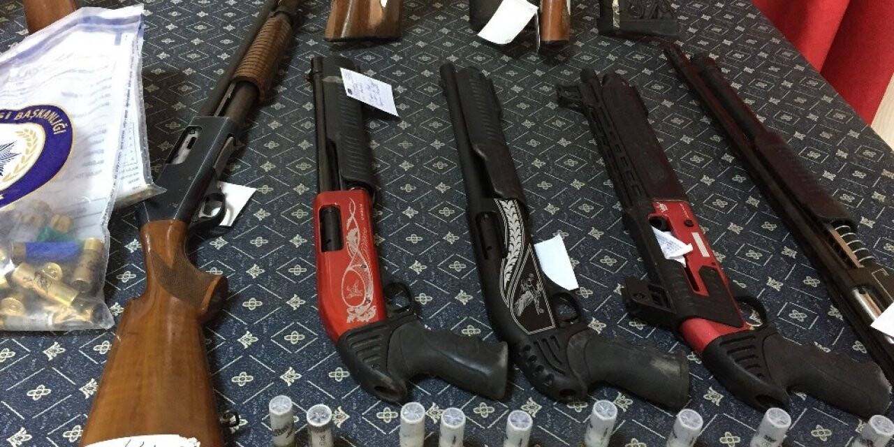 Konya Kulu'da eş zamanlı operasyon! Çok sayıda silah ele geçirildi