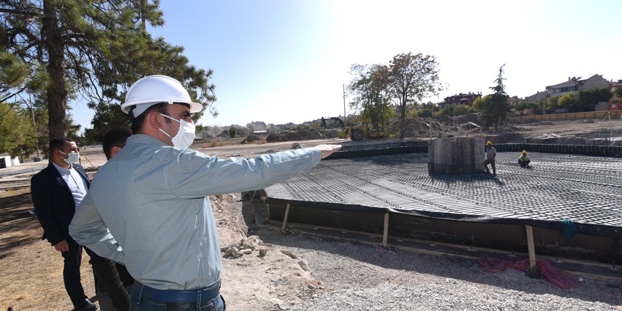 Konya Büyükşehir Belediye Başkanı Uğur İbrahim Altay, Millet Bahçesi İnşaatını İnceledi