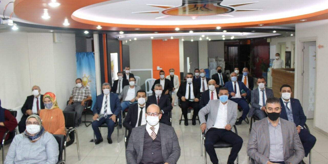 AK Parti Meram’da YK Üyeleri Belirlendi