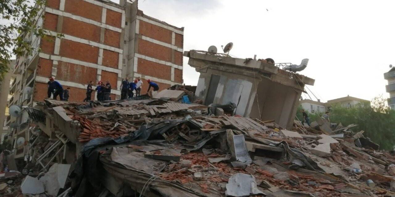 İzmir’deki depremde yıkılan binadan 7 kişi kurtarıldı
