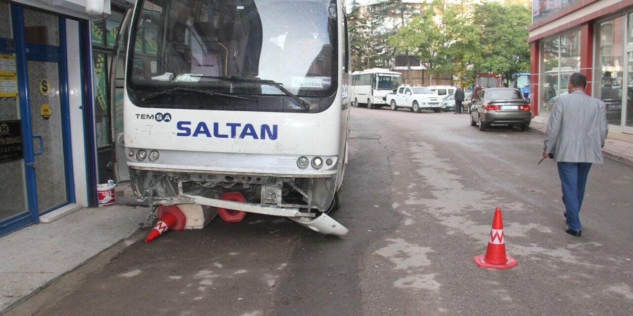 Konya'da 8 araca çarpan midibüs şoförü: Aracımın freni boşaldı