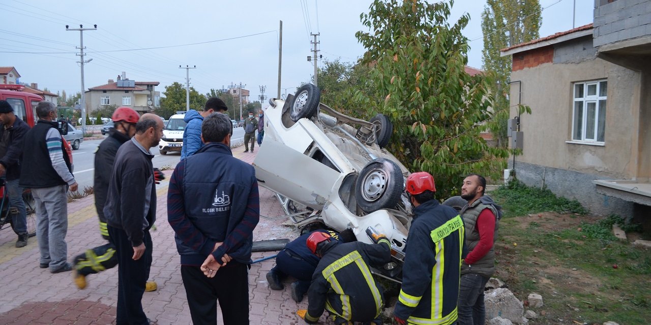 Konya'da kaza! Traktör ile otomobil çarpıştı: 2 yaralı