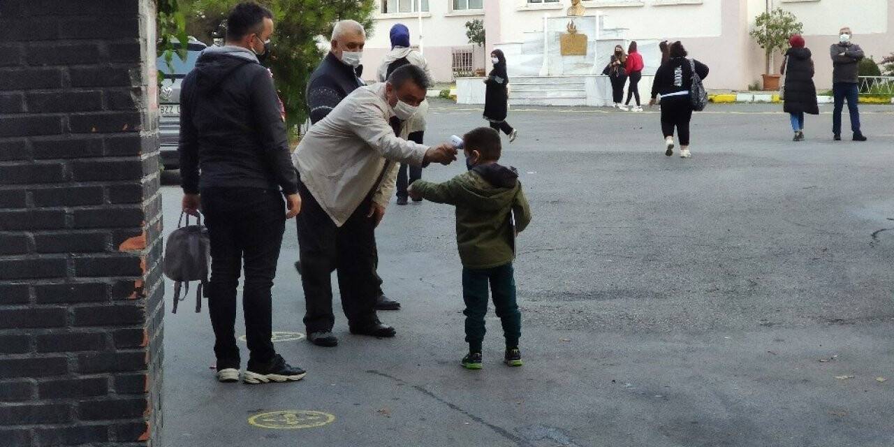5. ve 9. sınıflar yüz yüze eğitime başladı