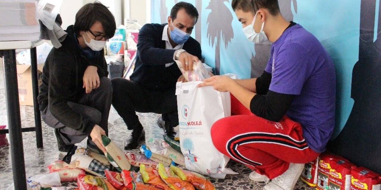 Depremzede çocuklara kırtasiye malzemeleri ve oyuncak dağıtıldı