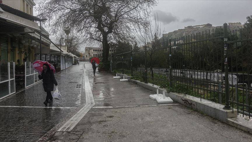 Yunanistan Kovid-19 vakalarının artması nedeniyle ikinci kez karantinaya gidiyor