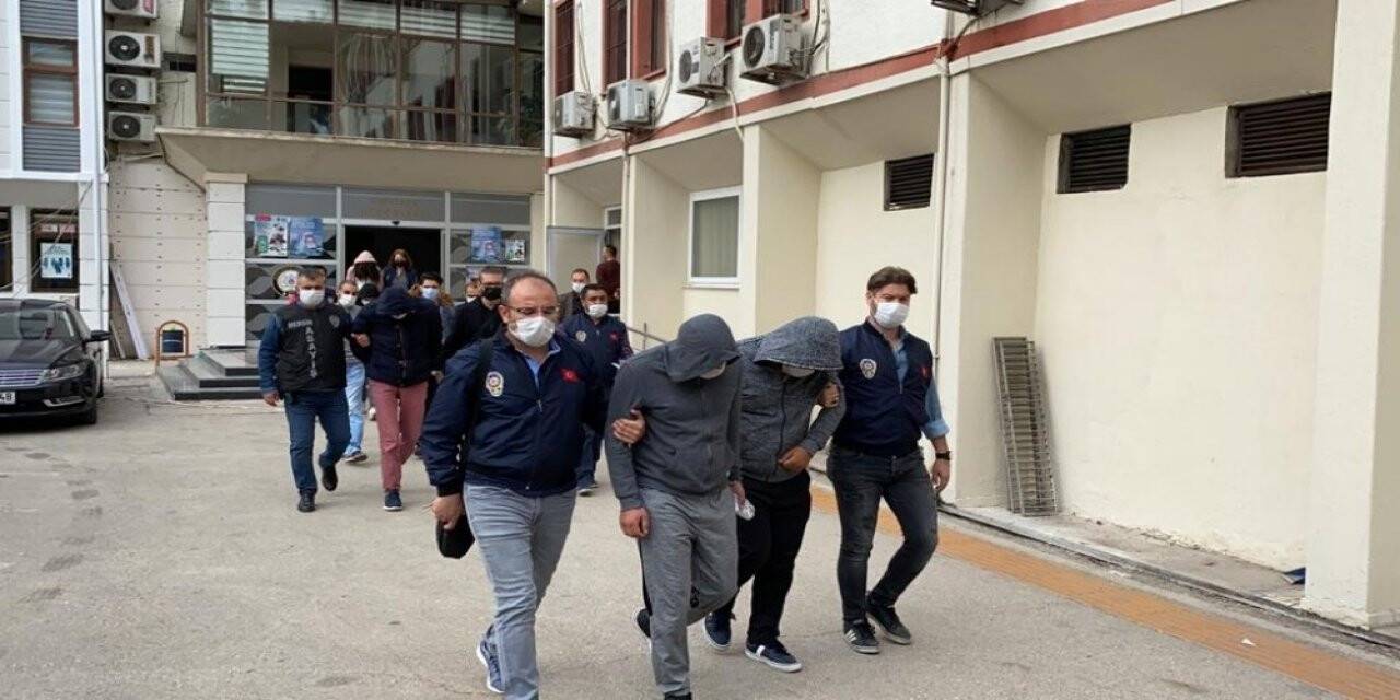 'Evde sabun paketleyerek kazanın' dediler, ev kadınlarını dolandırdılar