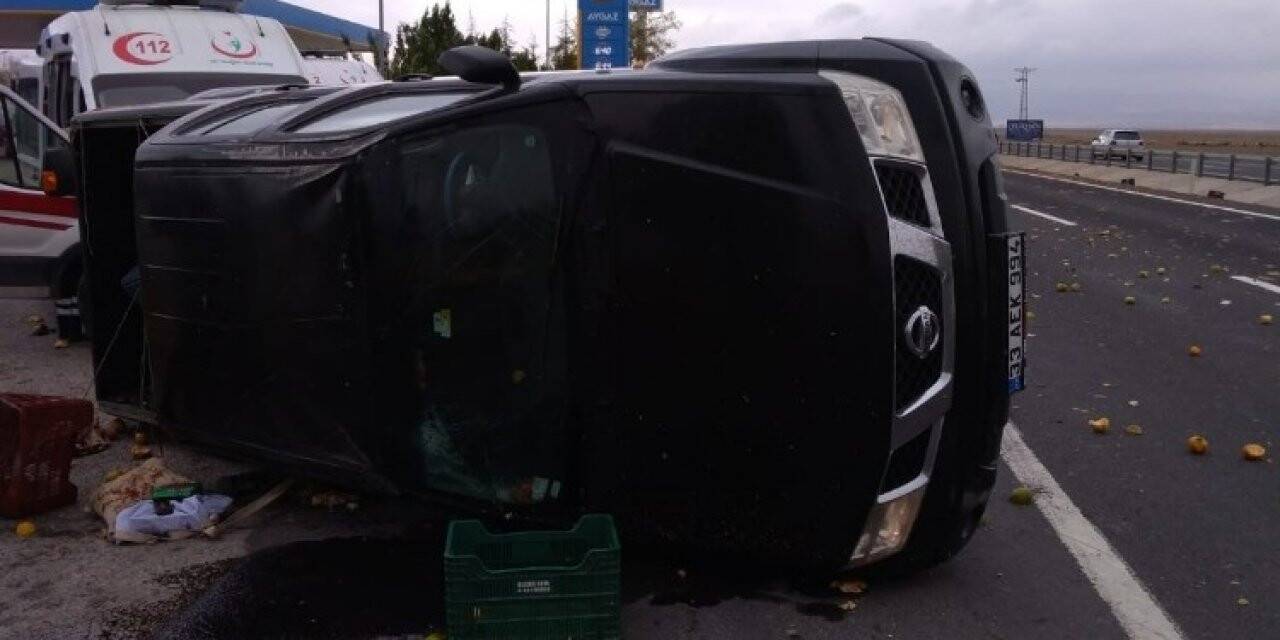 Konya'da kontrolden çıkan kamyonet devrildi: 2 yaralı