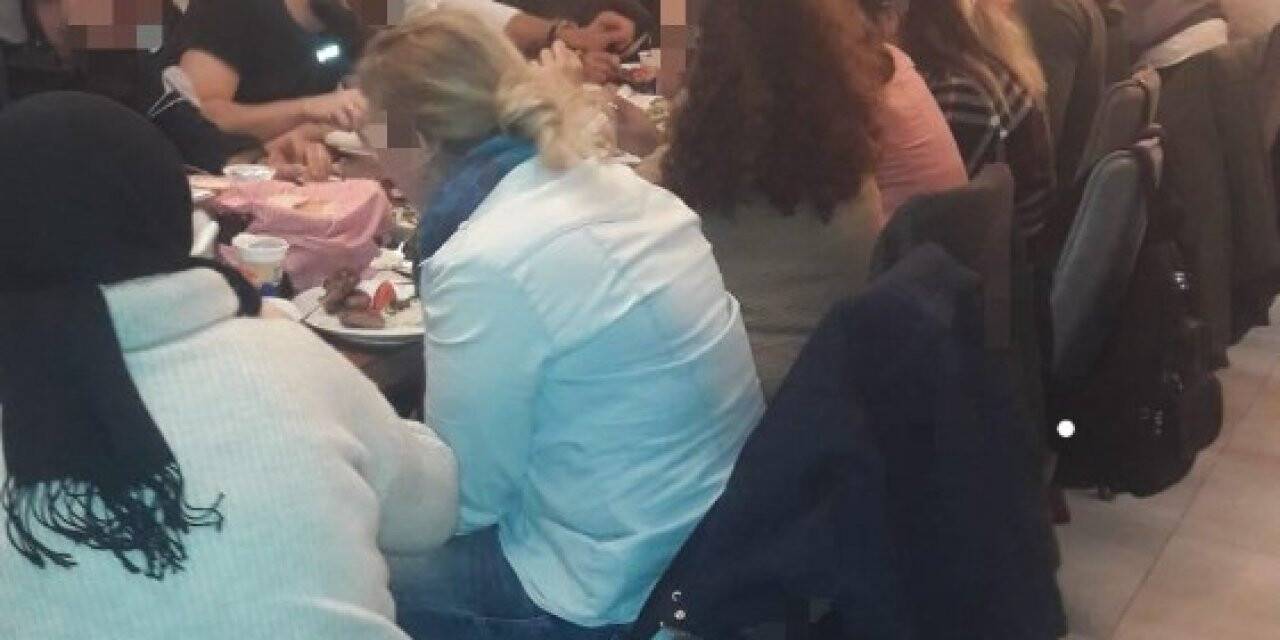 Sosyal mesafenin ihlal edildiği toplu yemeğe 63 bin lira ceza