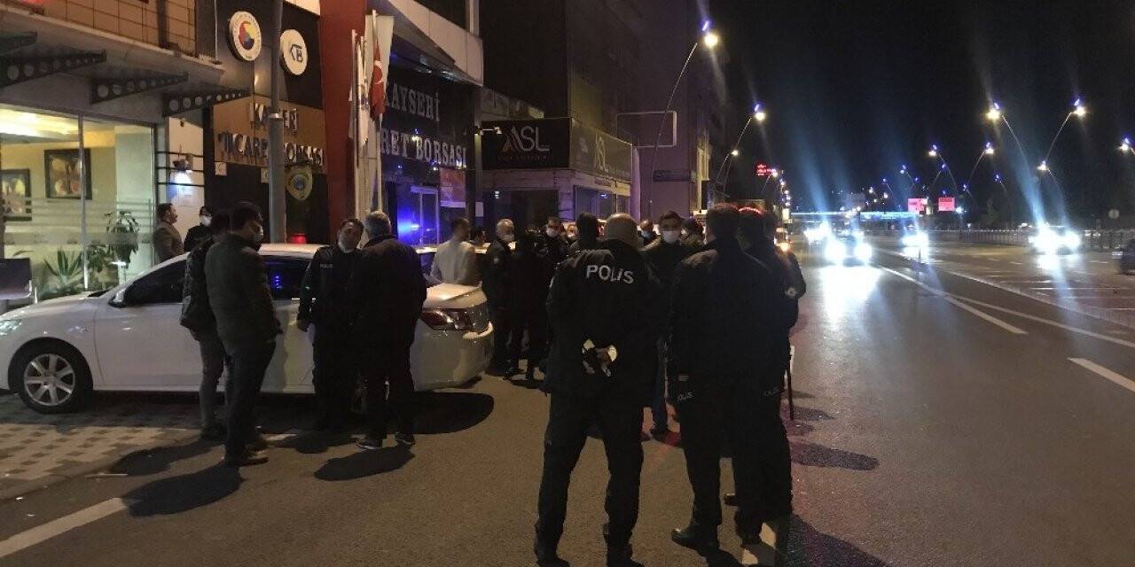 İki grup arasında bıçaklı kavga: 2 yaralı
